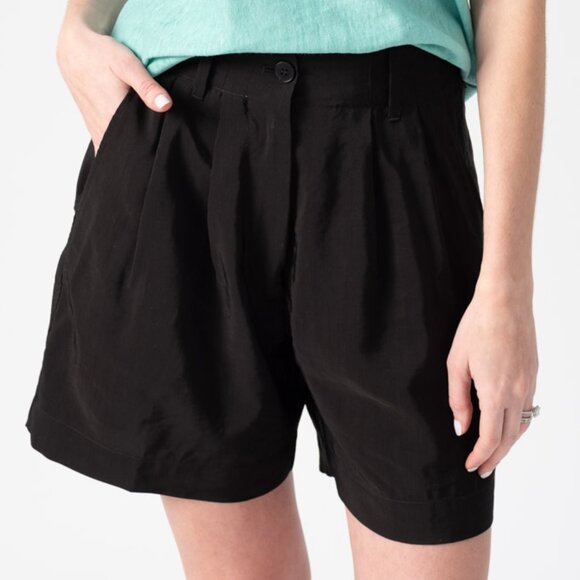 FORTE FORTE Shorts in Black - Picture 1 of 3